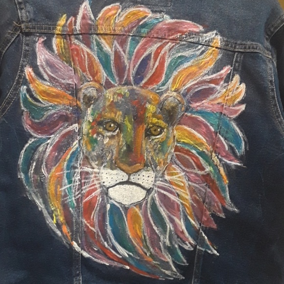 Women's handpainted lion denim jacket x - Picture 1 of 6